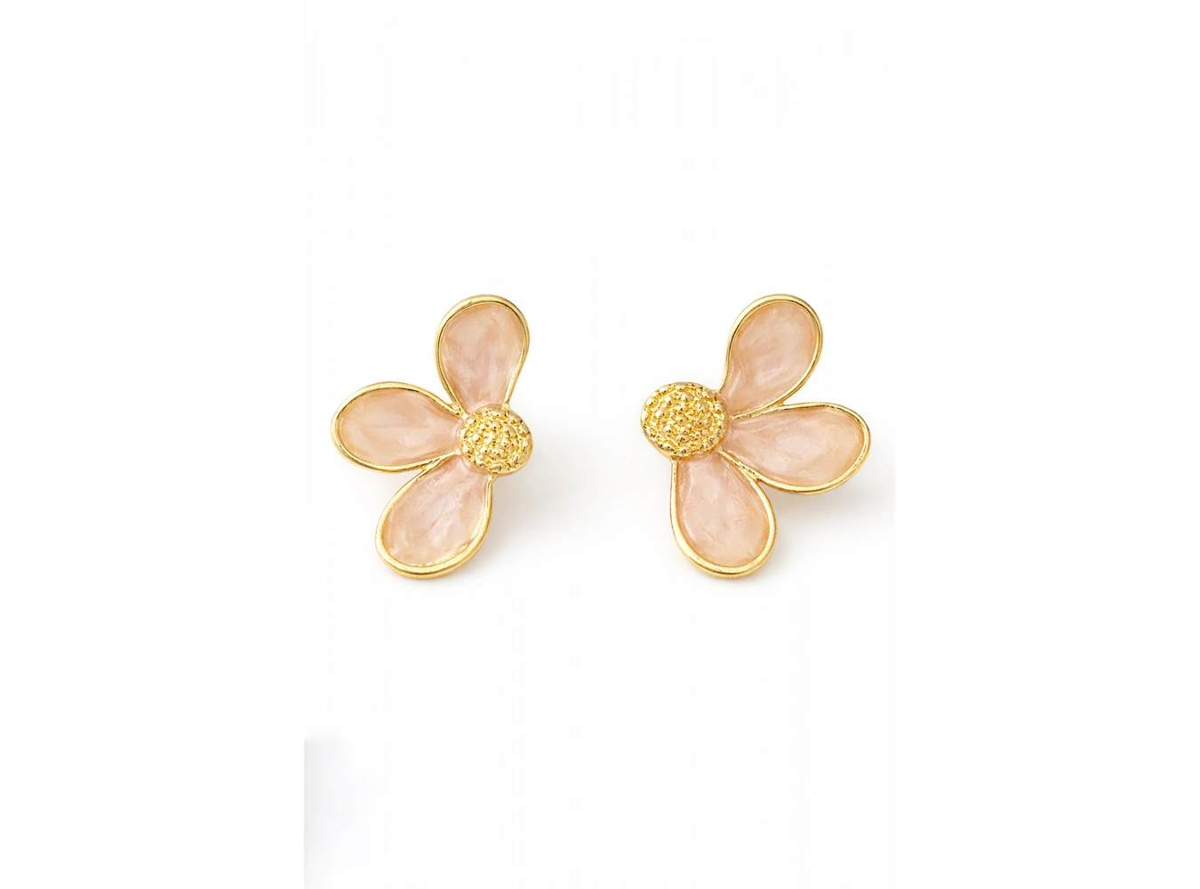 Altın Renk Çiçek Figürlü Küpe (Çift)