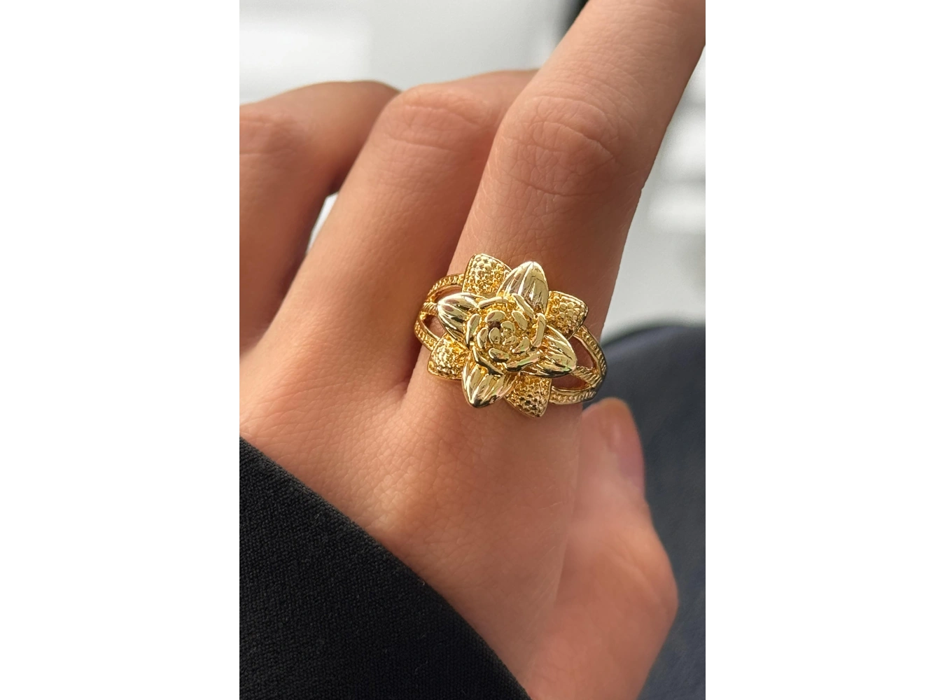 Altın Renk Çiçek Figürlü Metal Ayarlanabilir Yüzük