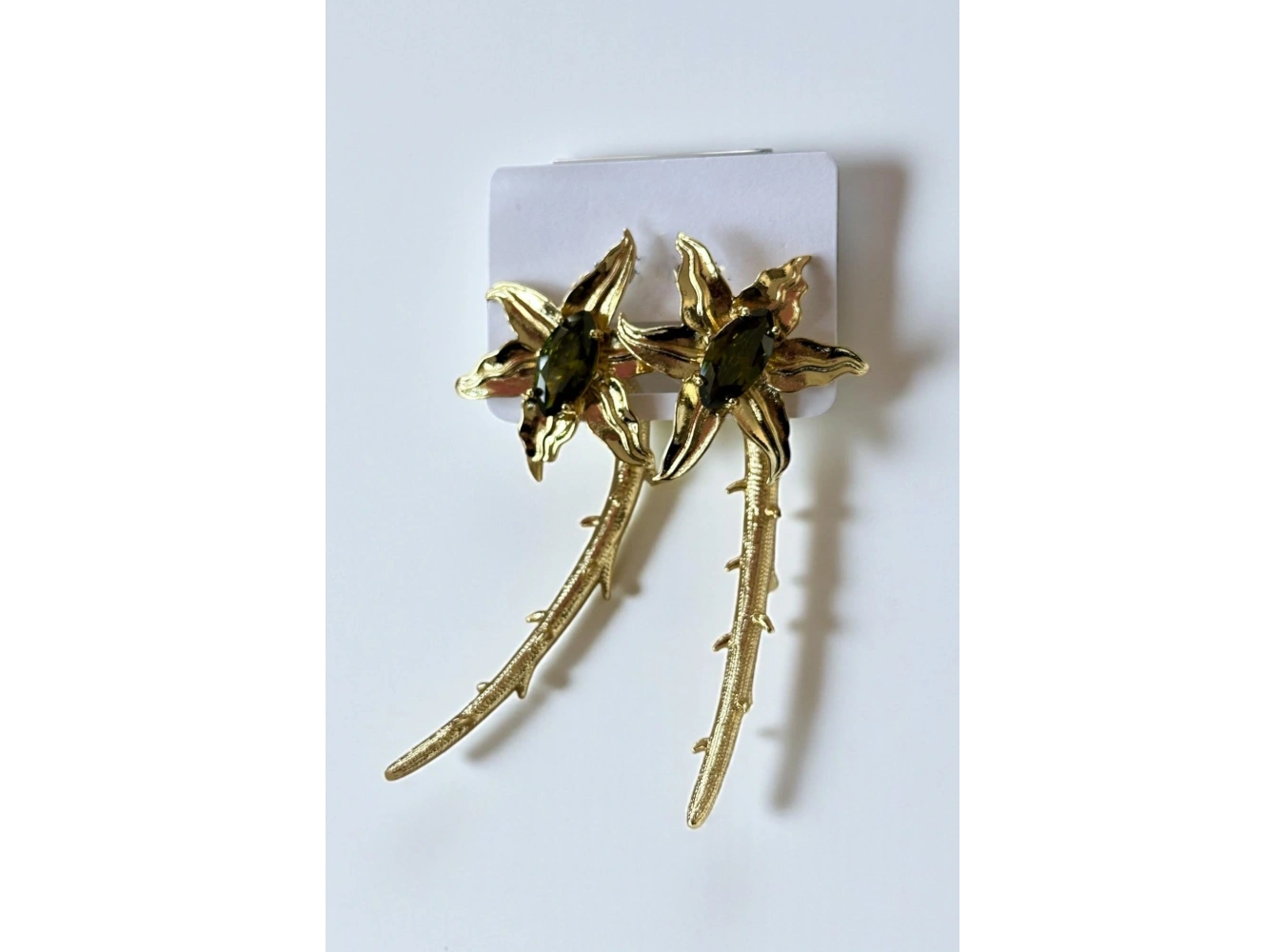 Altın Renk Çiçek Figürlü Taş Detaylı 14K Altın Kaplama TX Küpe (Çift)