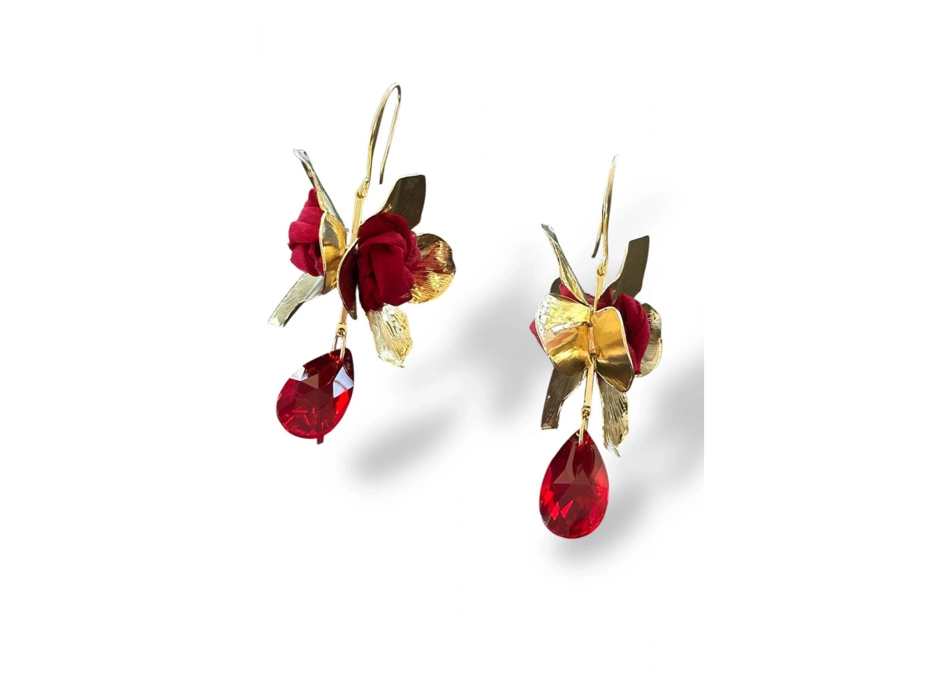 Altın Renk Çiçek Figürlü Taş Detaylı Halka Küpe (Çift)