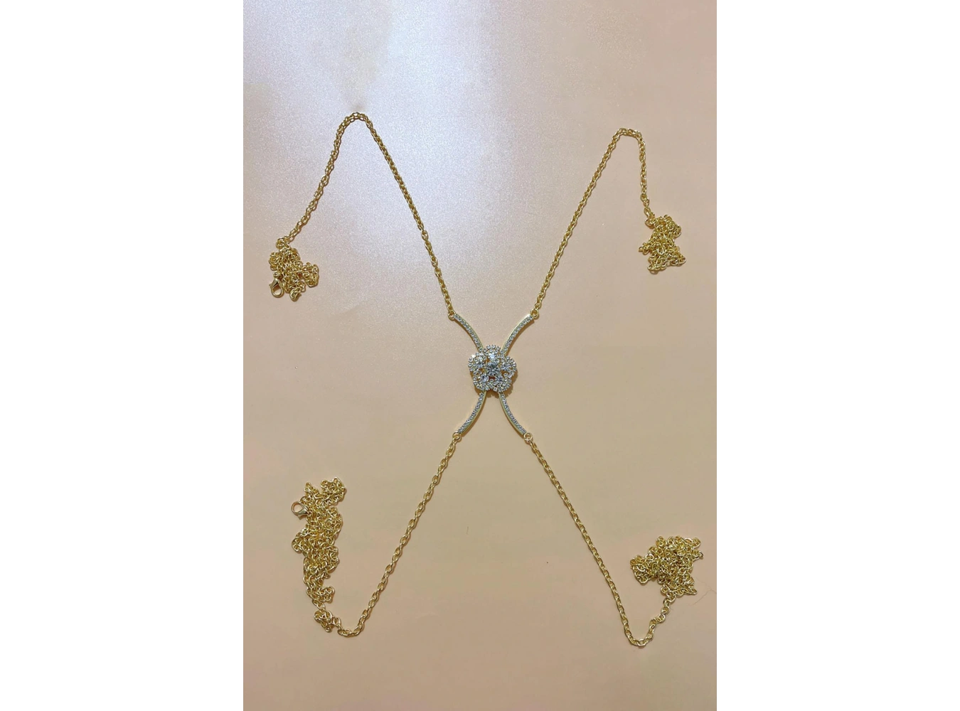 Altın Renk Çiçek Figürlü Taş Detaylı Tasarım Vücut Aksesuar