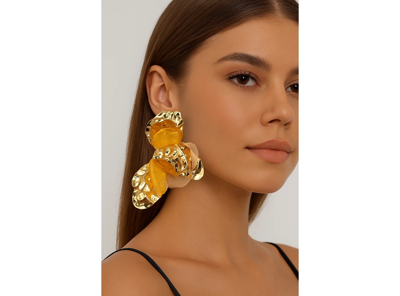 Altın Renk Çiçek Figürlü Tasarım Küpe (Çift)