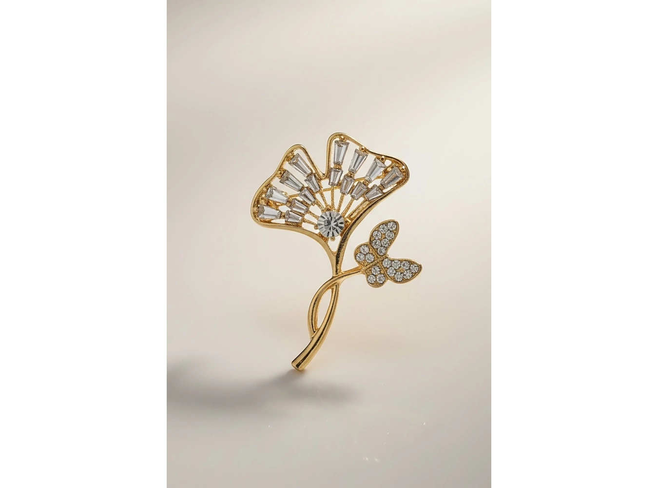 Altın Renk Çiçek Figürlü Taşlı Broş