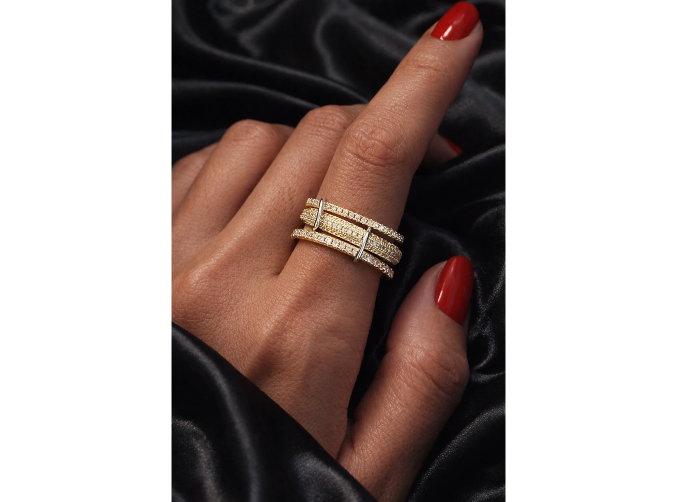 Altın Renk Çoklu Halka Detaylı Taşlı Yüzük