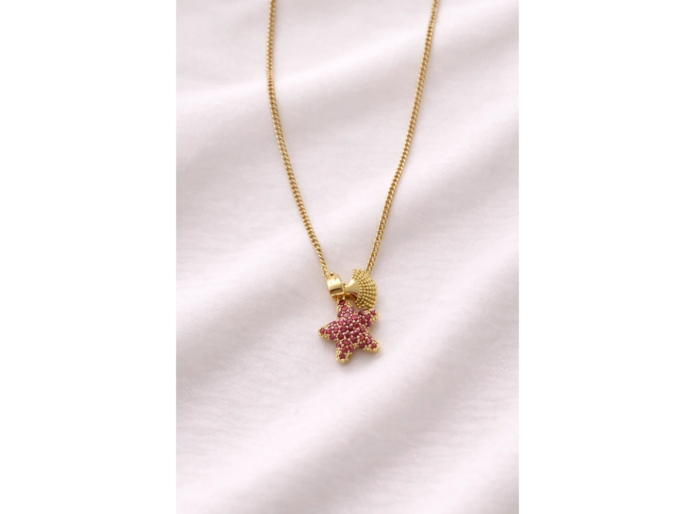 Altın Renk Deniz Kabuğu Ve Deniz Yıldızı Figürlü Çelik Kolye