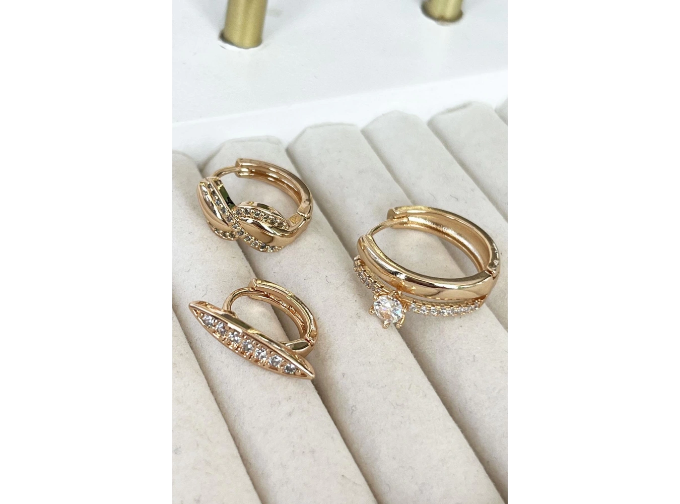 Altın Renk Detaylı VİP 3lü YSX Küpe Set