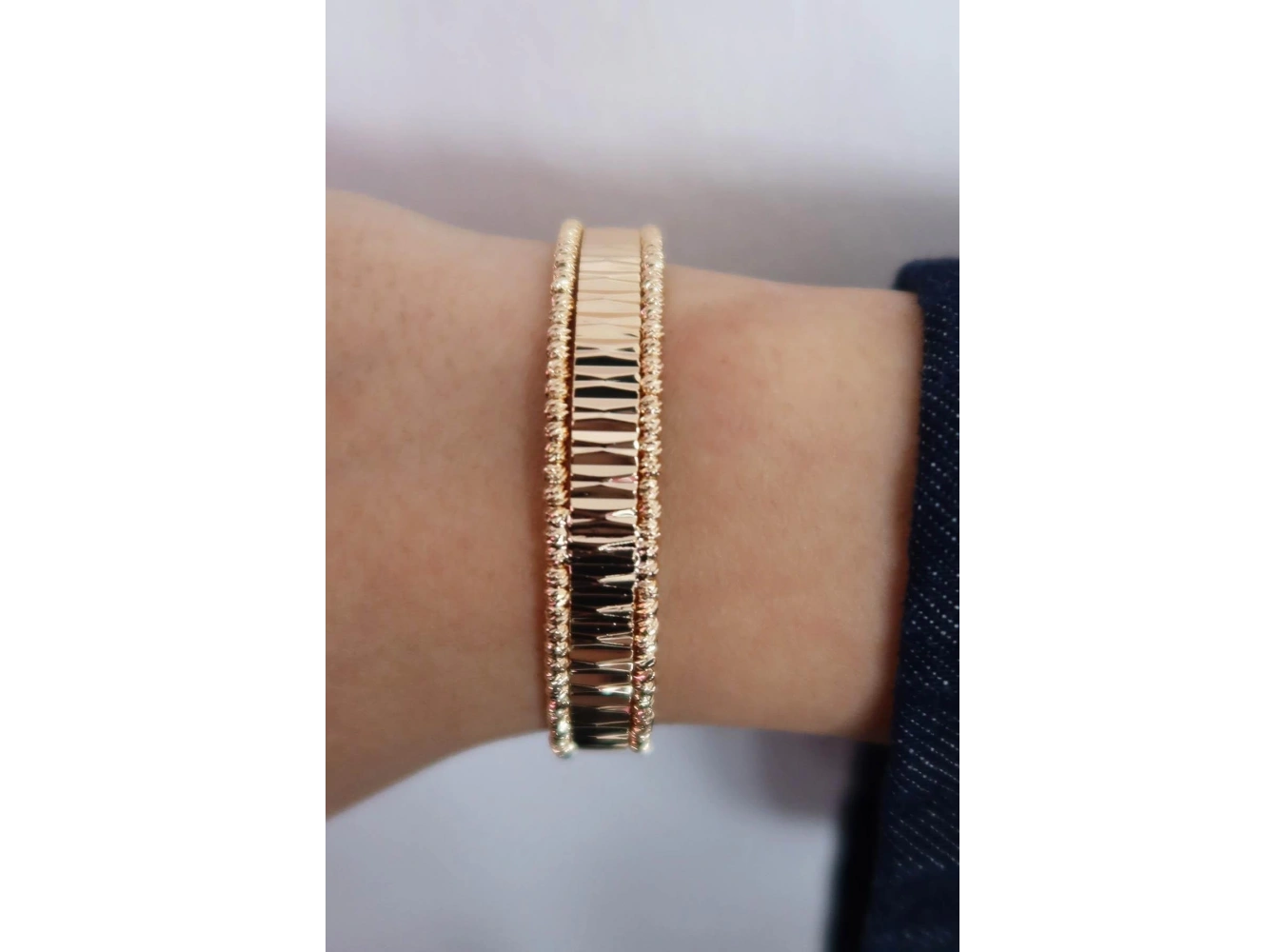 Altın Renk Dorika Boncuk Detaylı YSX Kelepçe Bileklik