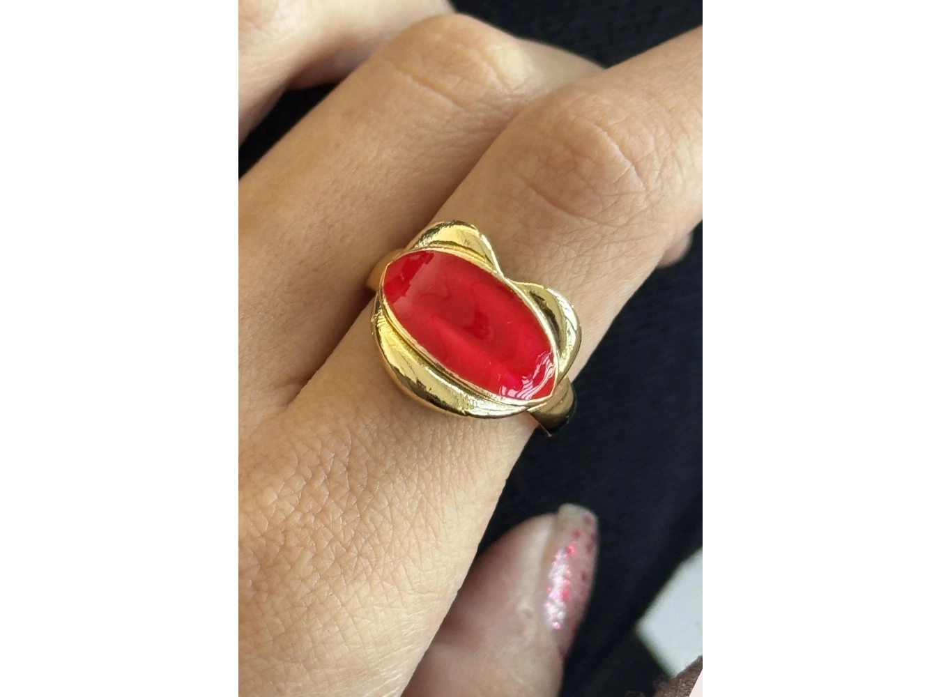 Altın Renk Dudak Figürlü Ayarlanabilir Yüzük