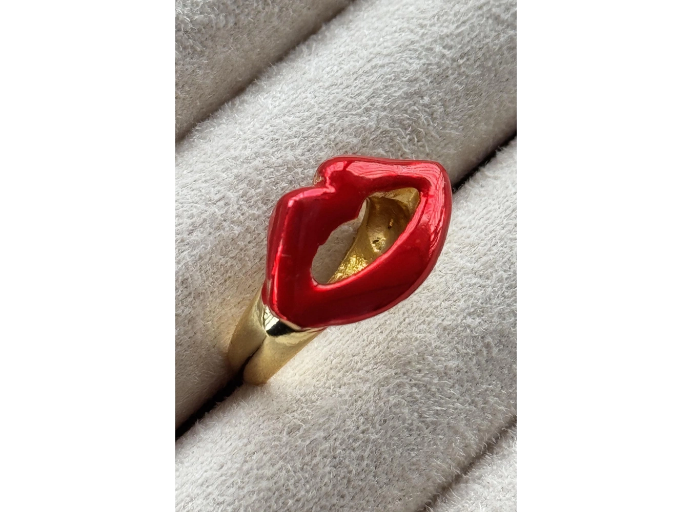 Altın Renk Dudak Figürlü Metal Ayarlanabilir Yüzük