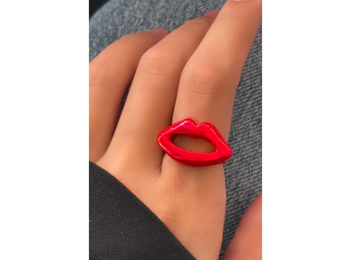 Altın Renk Dudak Figürlü Metal Ayarlanabilir Yüzük