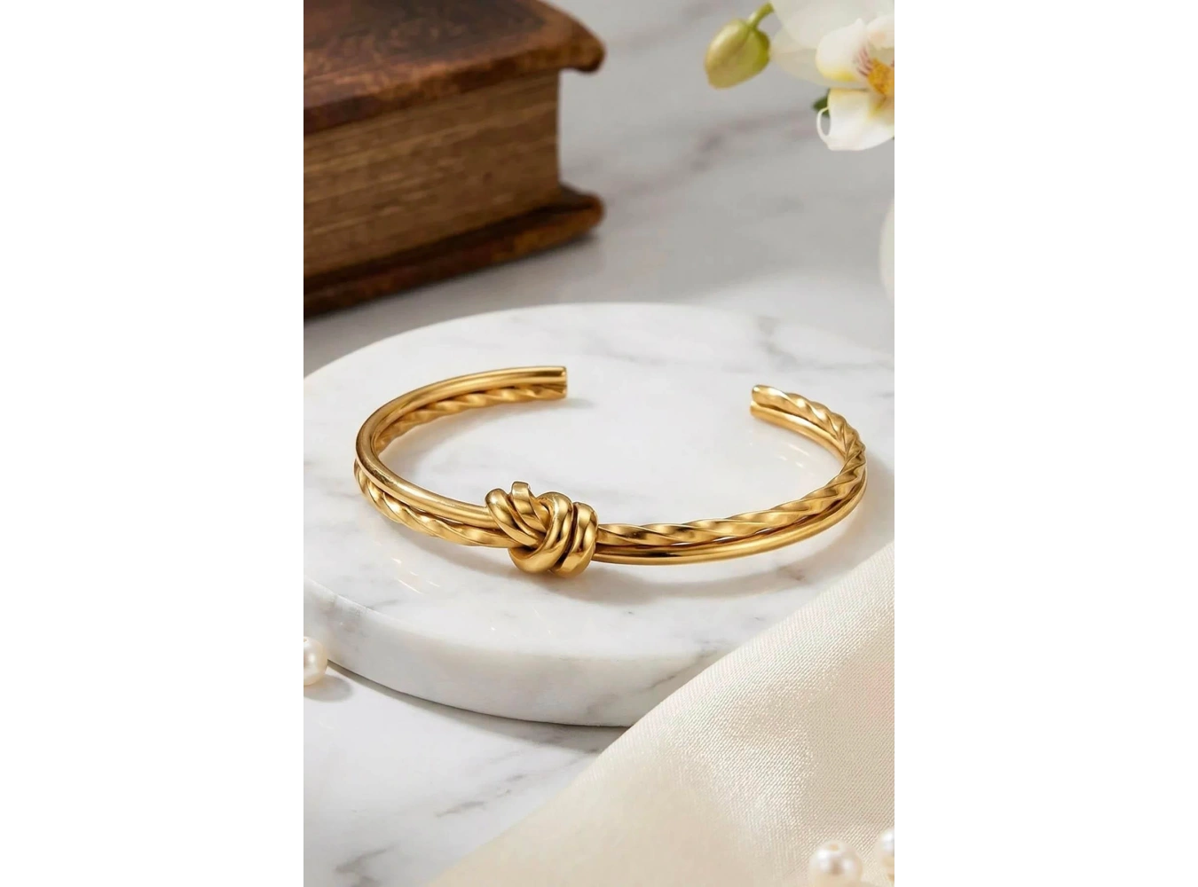 Altın Renk Düğüm Detaylı Kelepçe/ Bileklik