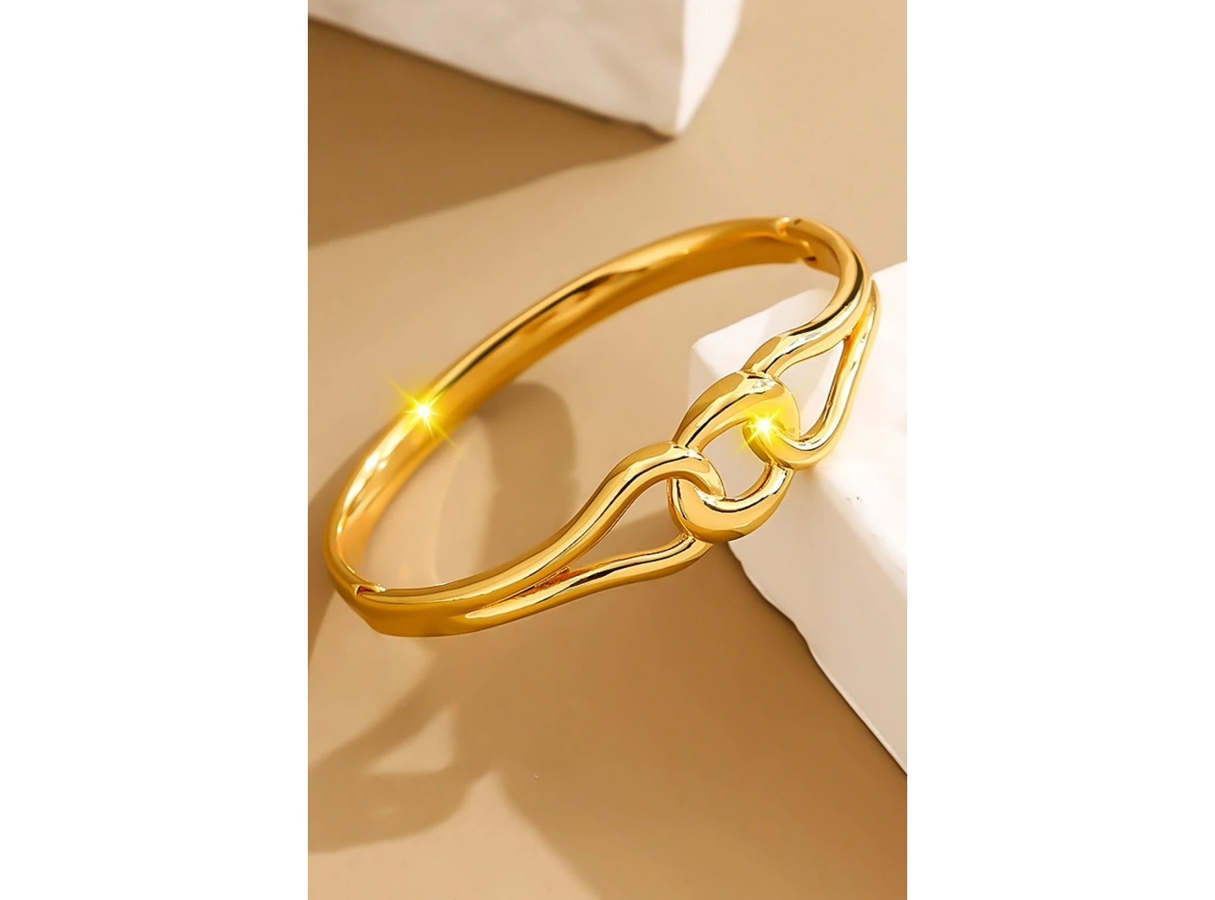 Altın Renk Düğüm Figürlü Çelik Kelepçe Bileklik