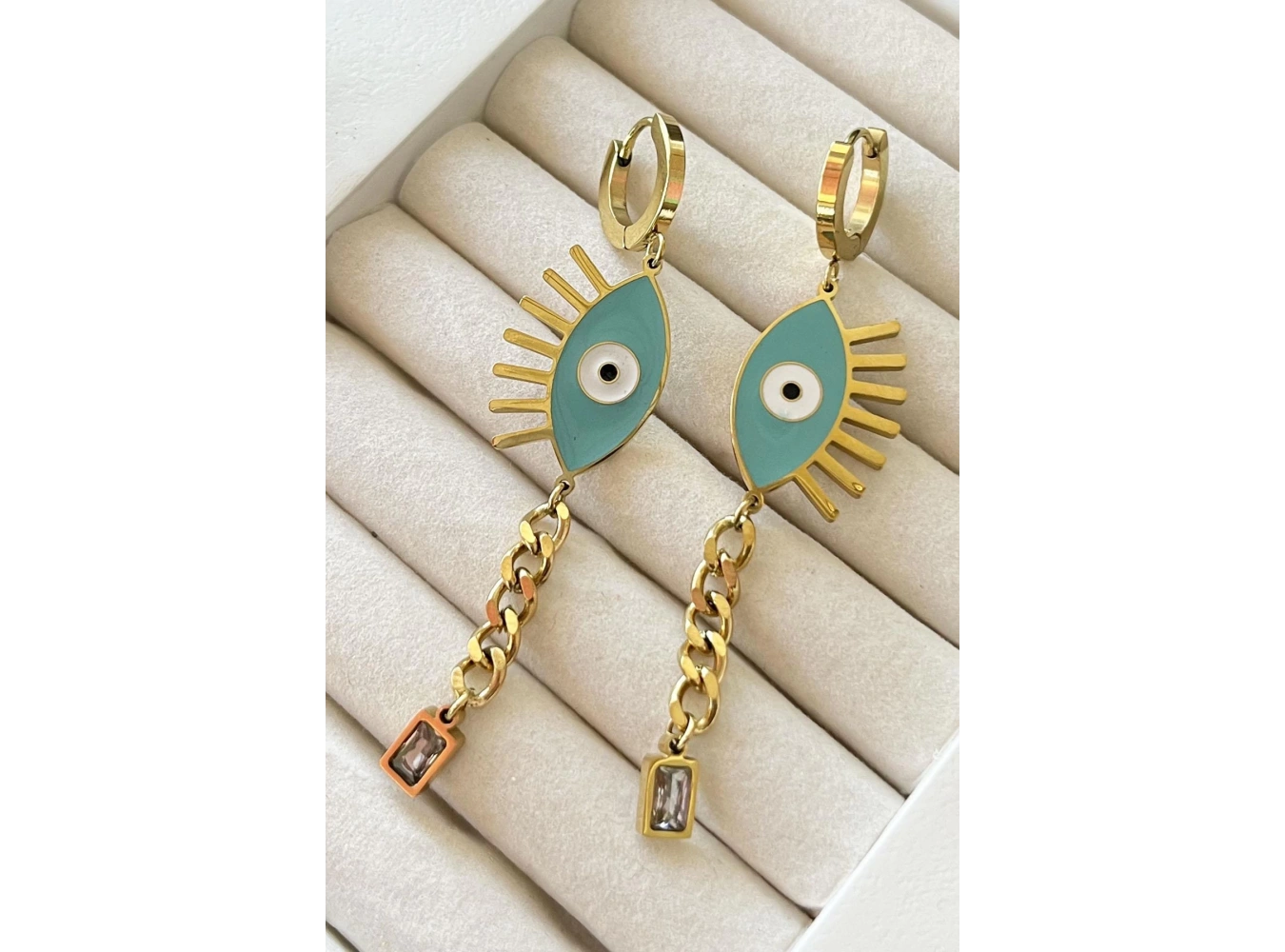 Altın Renk Göz Detaylı Çelik Küpe (Çift)