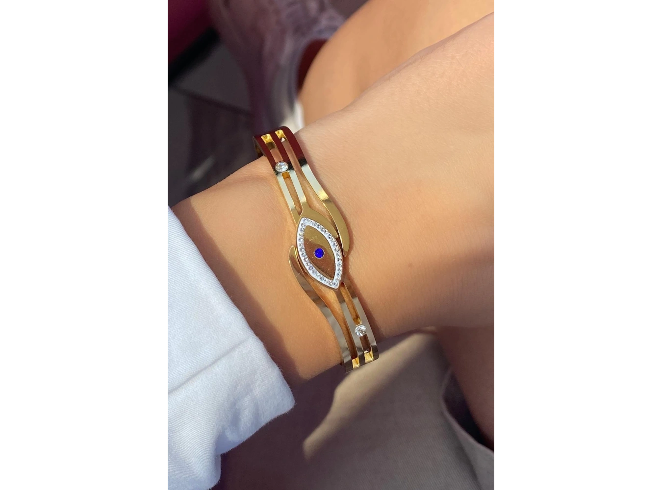 Altın Renk Göz Figürlü Çelik Kelepçe Bileklik