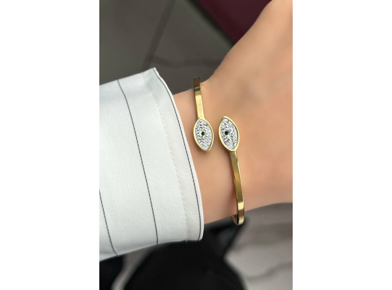 Altın Renk Göz Figürlü Çelik Kelepçe Bileklik