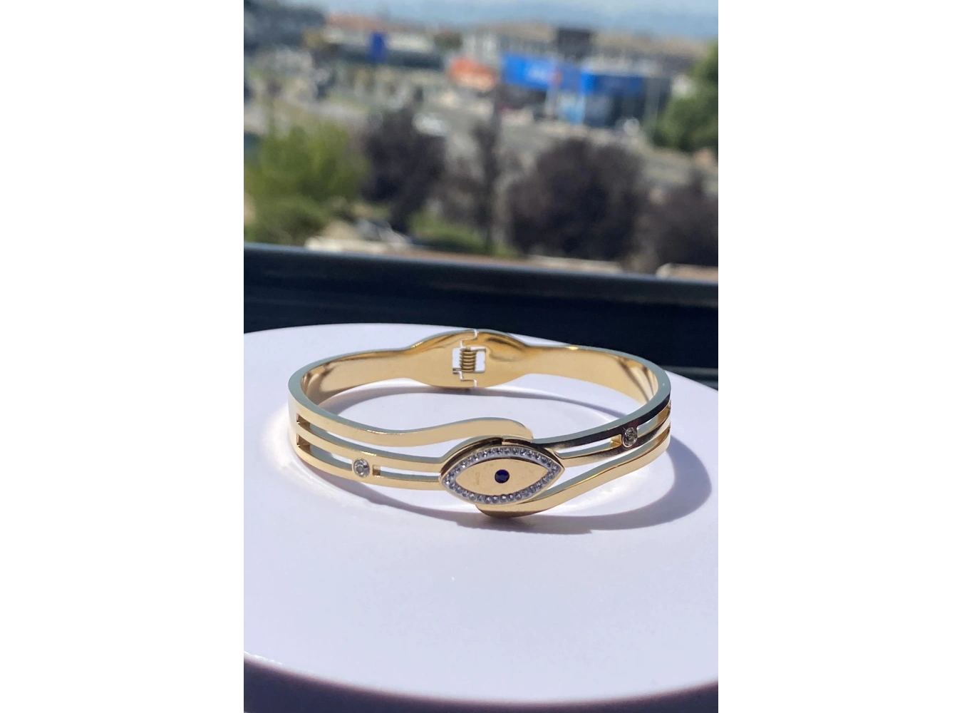 Altın Renk Göz Figürlü Çelik Kelepçe Bileklik