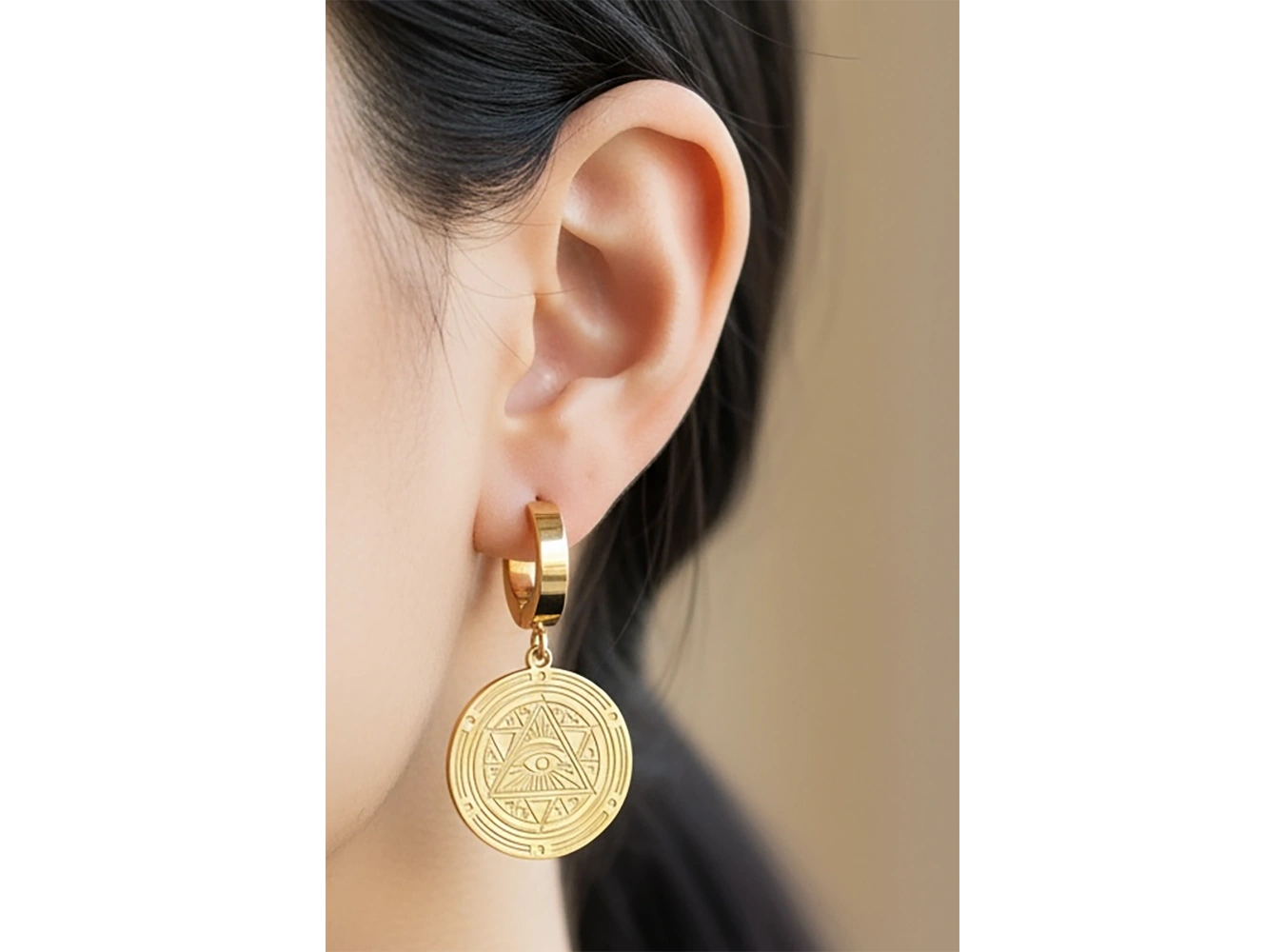 Altın Renk Göz Figürlü Çelik Küpe (Çift)