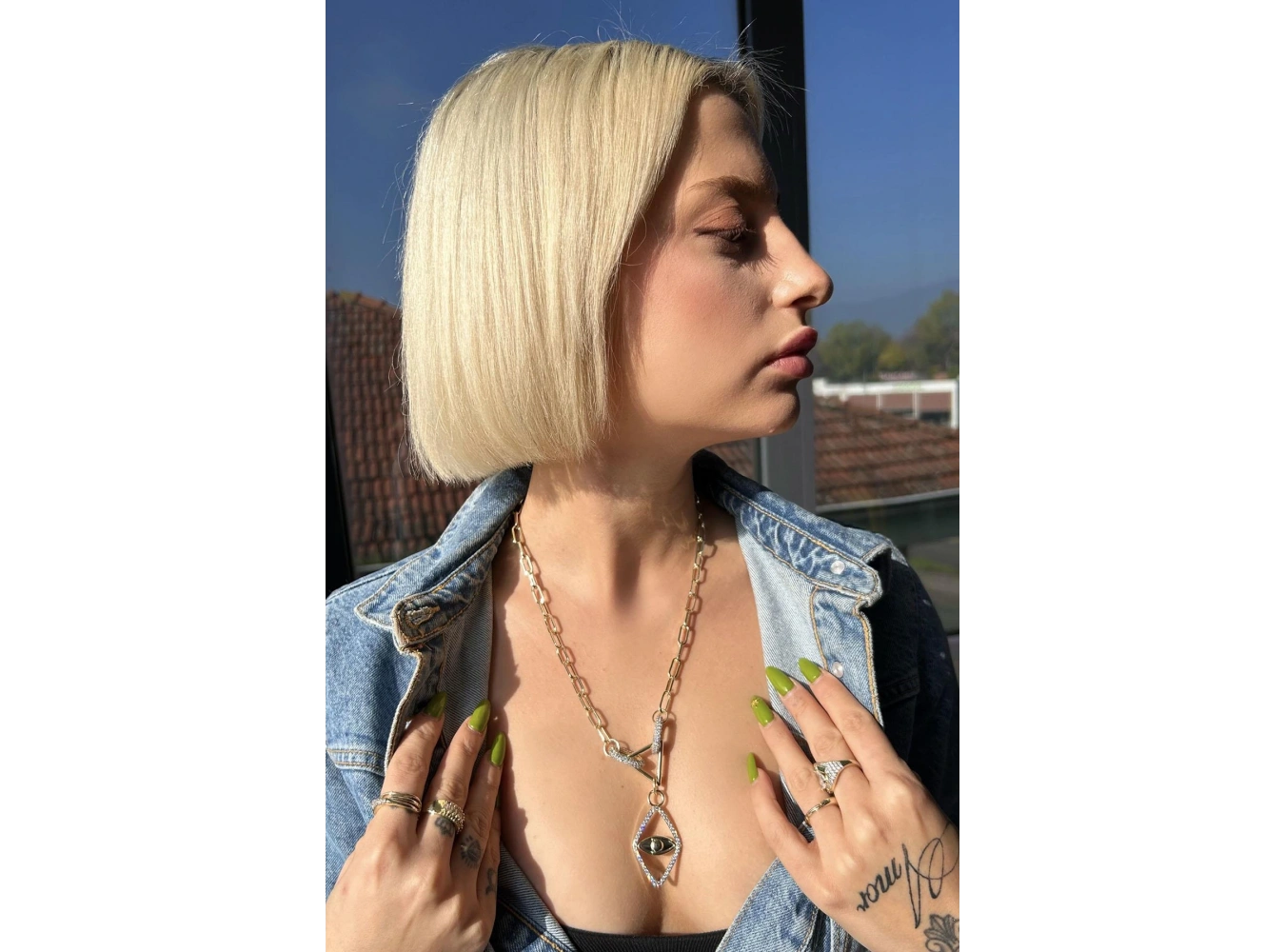 Altın Renk Göz Figürlü Taş Detaylı 14K Altın Kaplama VİP Kolye