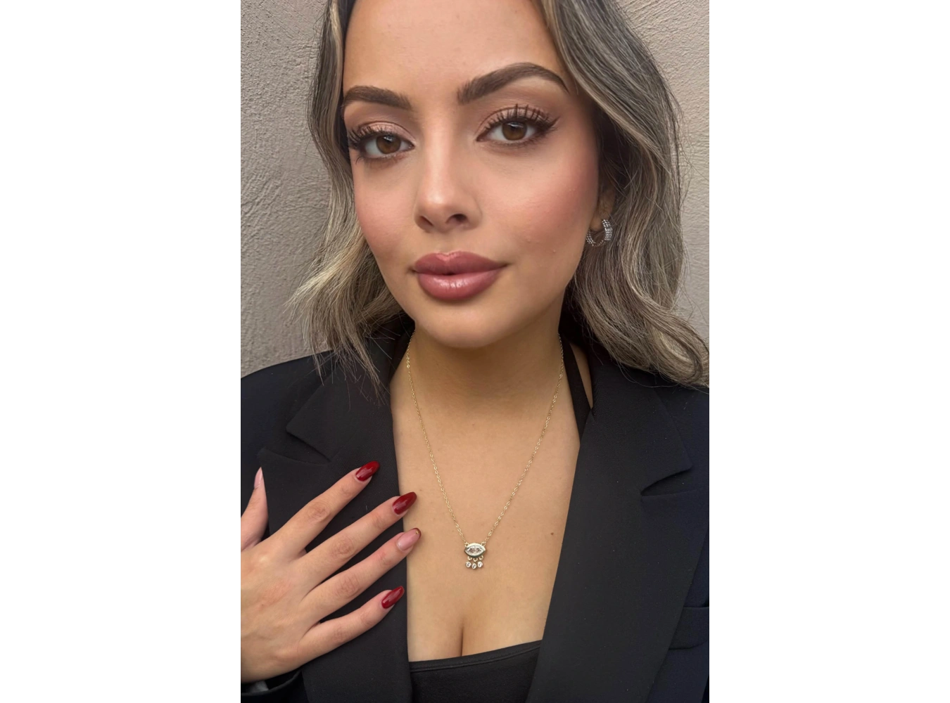 Altın Renk Göz Figürlü Taş Detaylı Altın Kaplama VİP Kolye