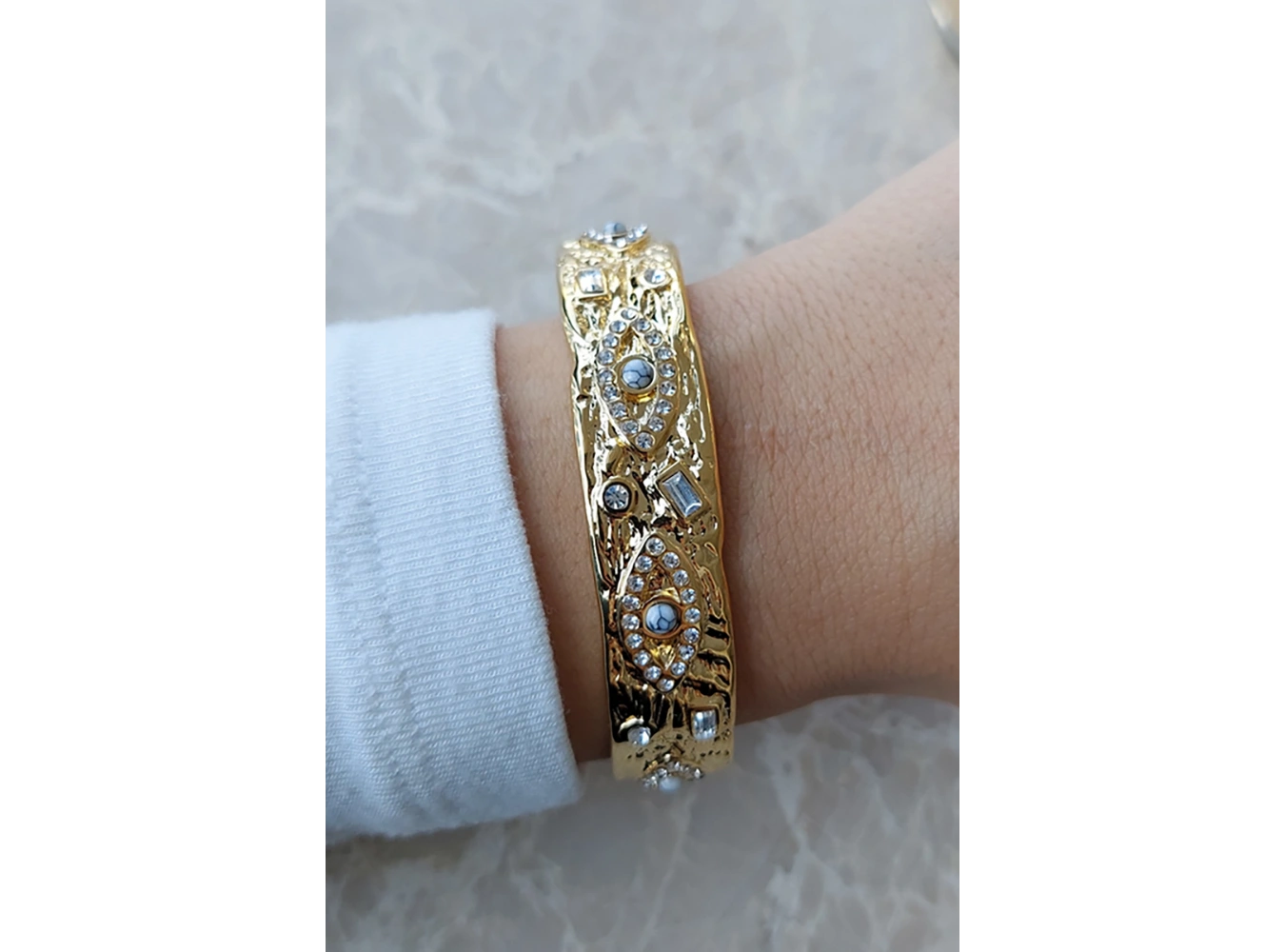 Altın Renk Göz Figürlü Taş Detaylı Çelik Kelepçe Bileklik