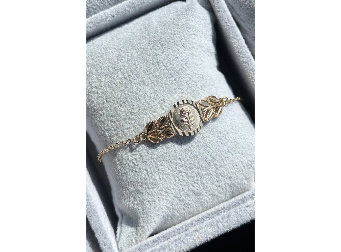 Altın Renk Gül Detaylı Çelik VİP Xuping Bileklik