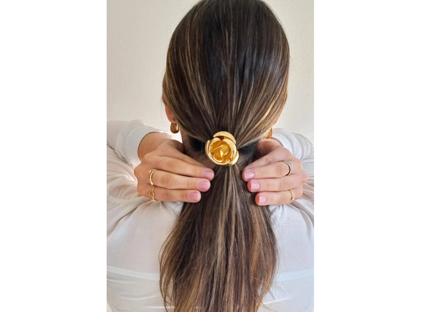 Altın Renk Gül Figürlü Metal Lastik Toka