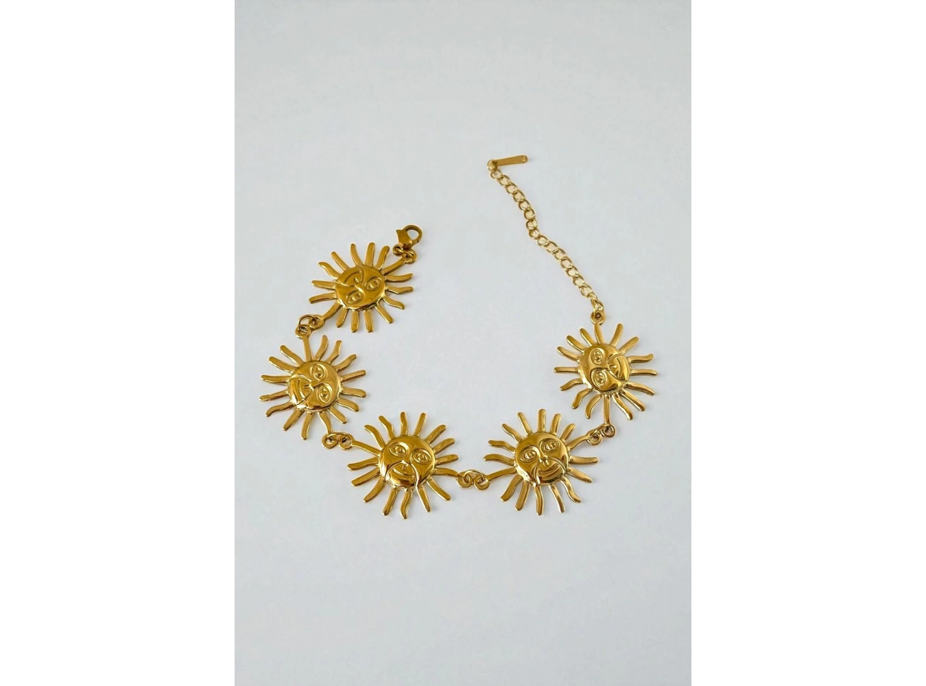 Altın Renk Güneş Figürlü Çelik Bileklik