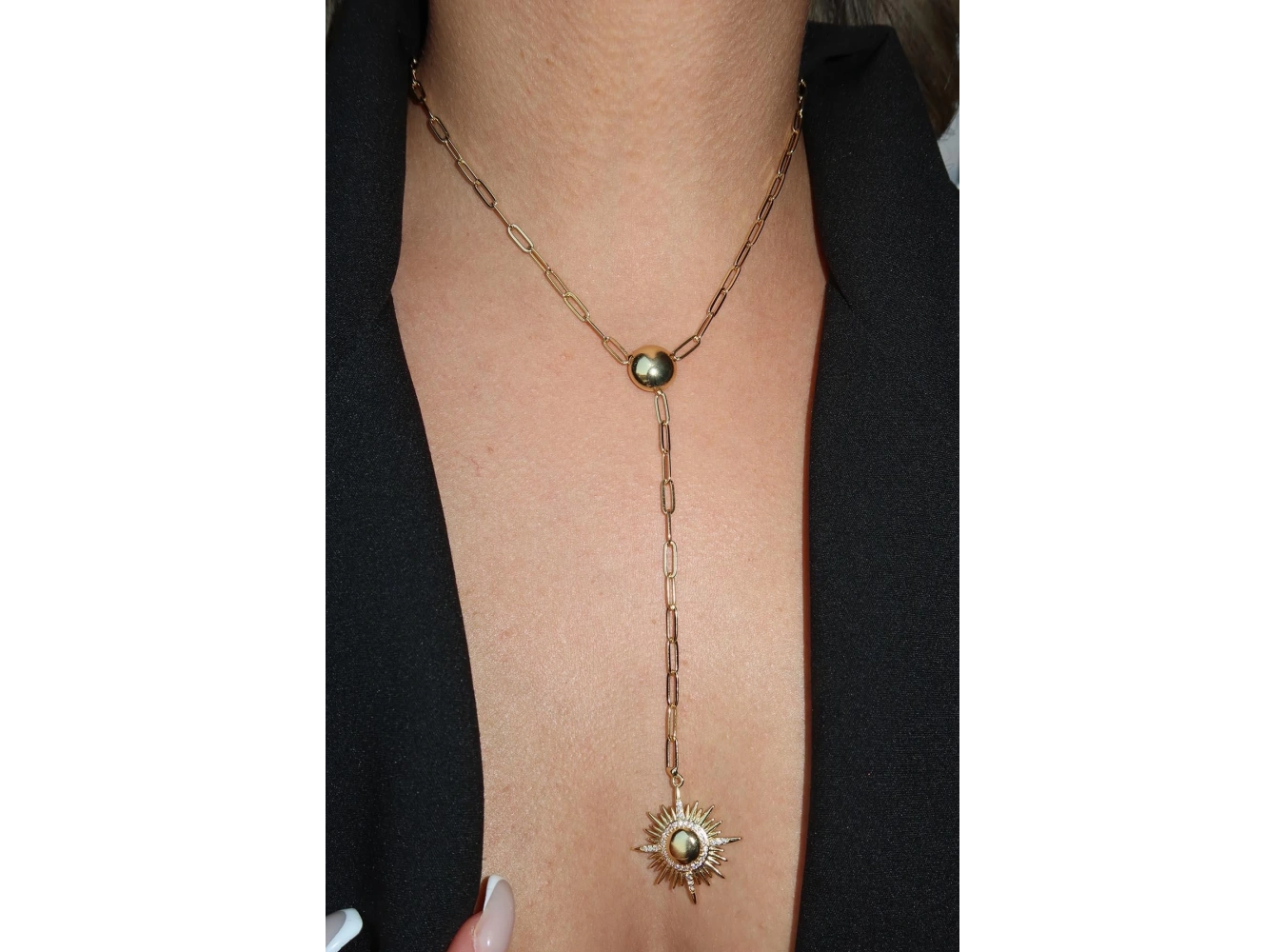 Altın Renk Güneş Figürlü Taş Detaylı Y Kolye