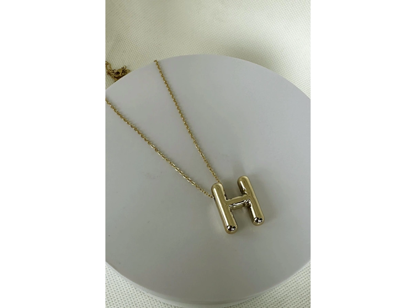 Altın Renk H Harfli Çelik Balon Kolye