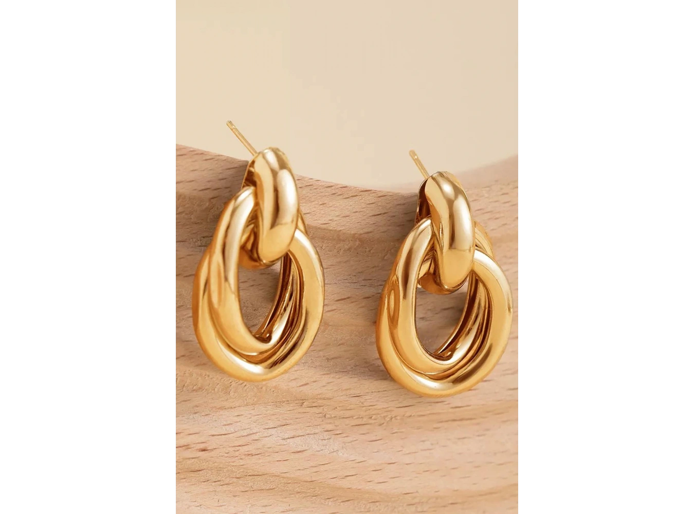 Altın Renk Halka Detaylı Çelik Küpe (Çift)