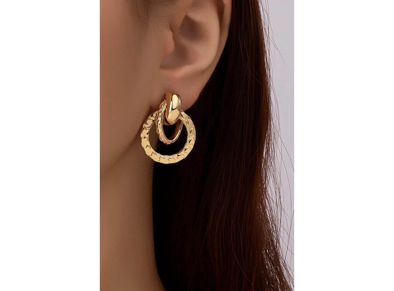 Altın Renk Halka Detaylı Küpe (Çift)