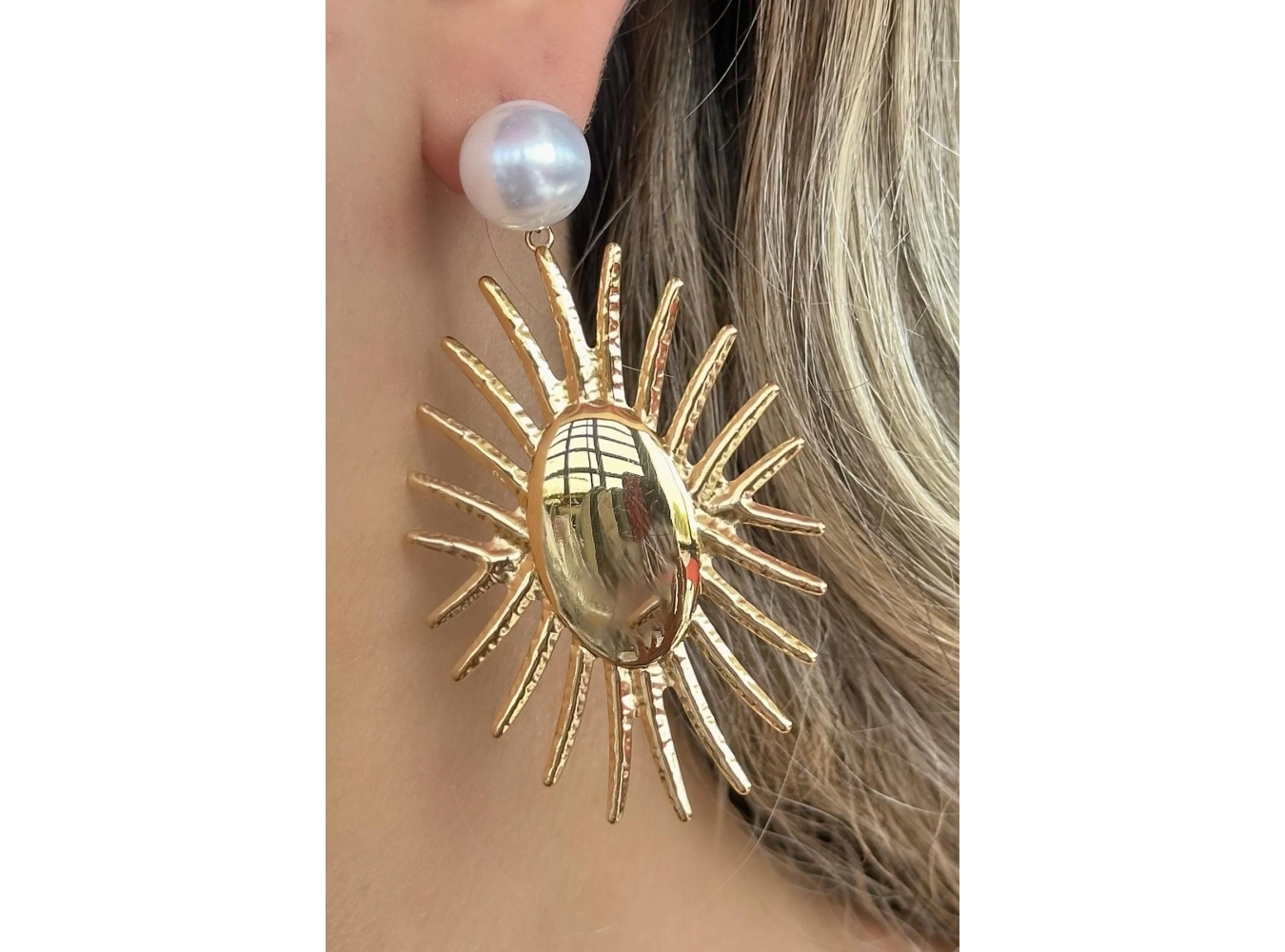 Altın Renk İnci Detaylı Çelik Küpe (Çift)