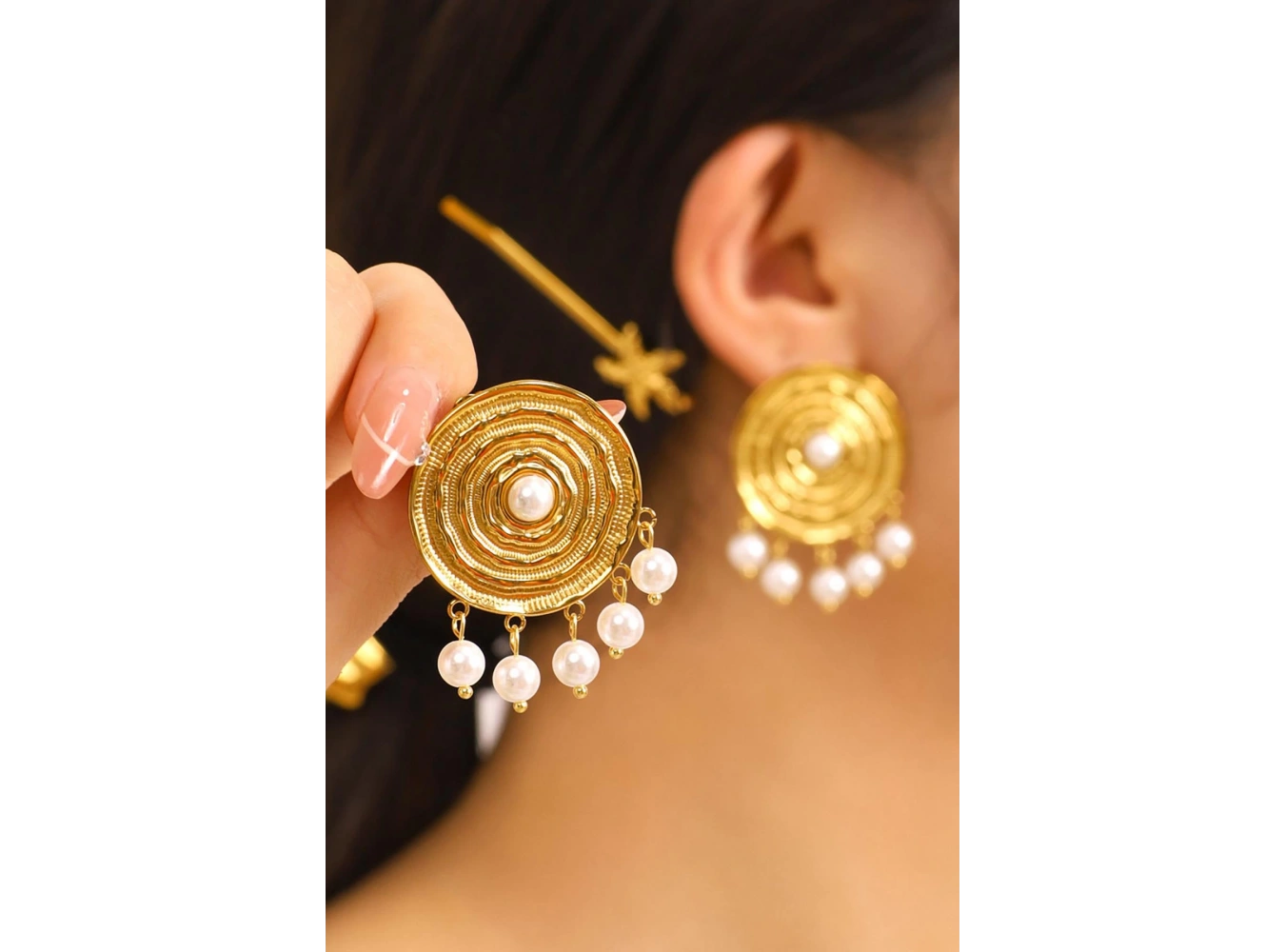 Altın Renk İnci Detaylı Çelik Küpe (Çift)