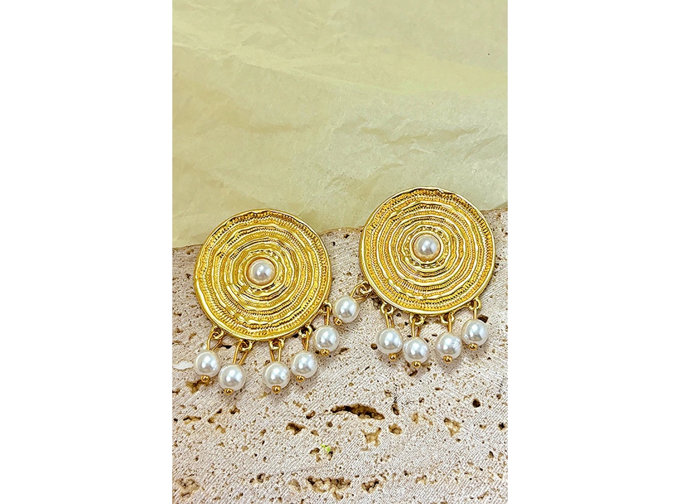 Altın Renk İnci Detaylı Çelik Küpe (Çift)