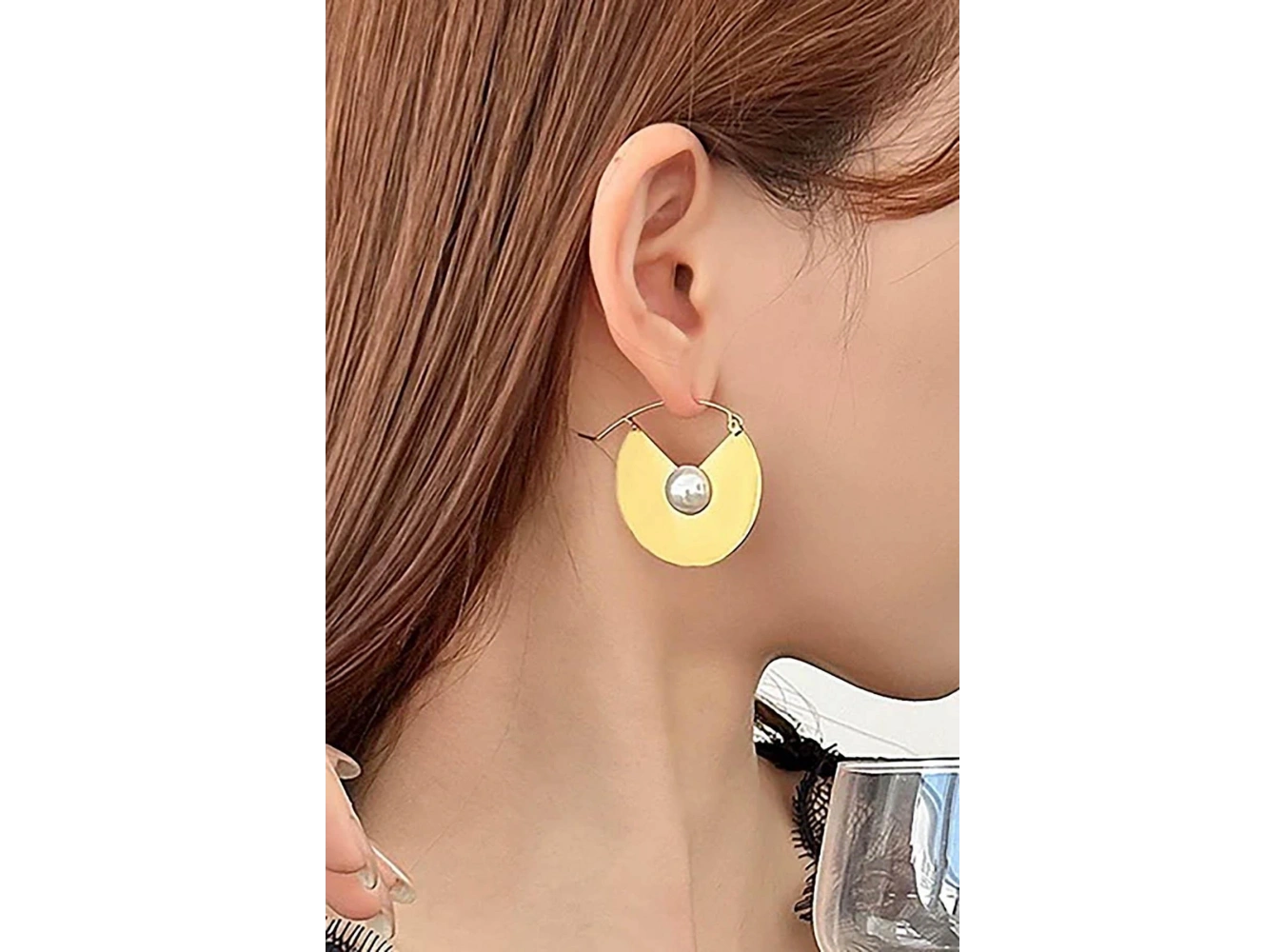 Altın Renk İnci Detaylı Çelik Küpe (Çift)