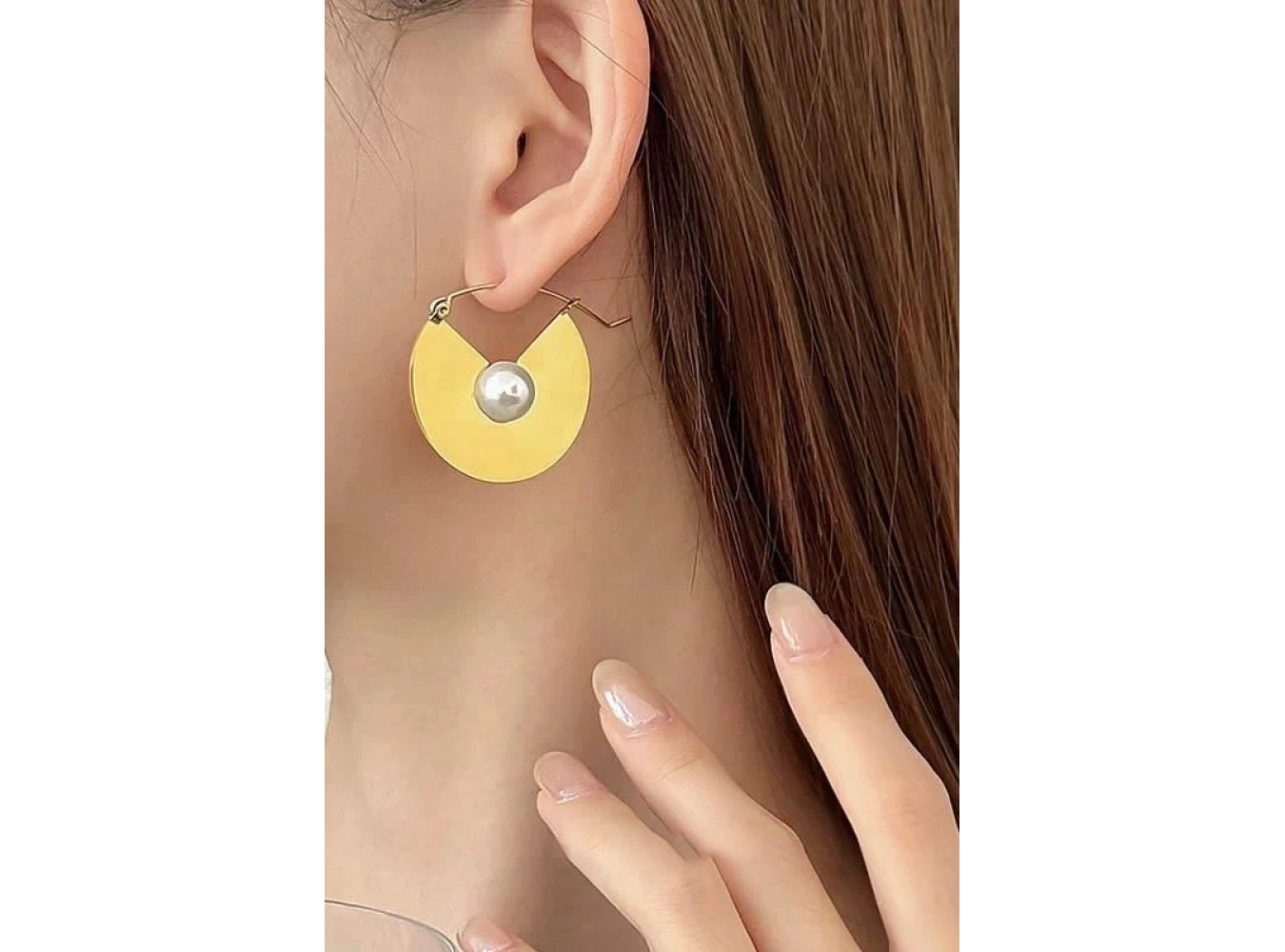 Altın Renk İnci Detaylı Çelik Küpe (Çift)