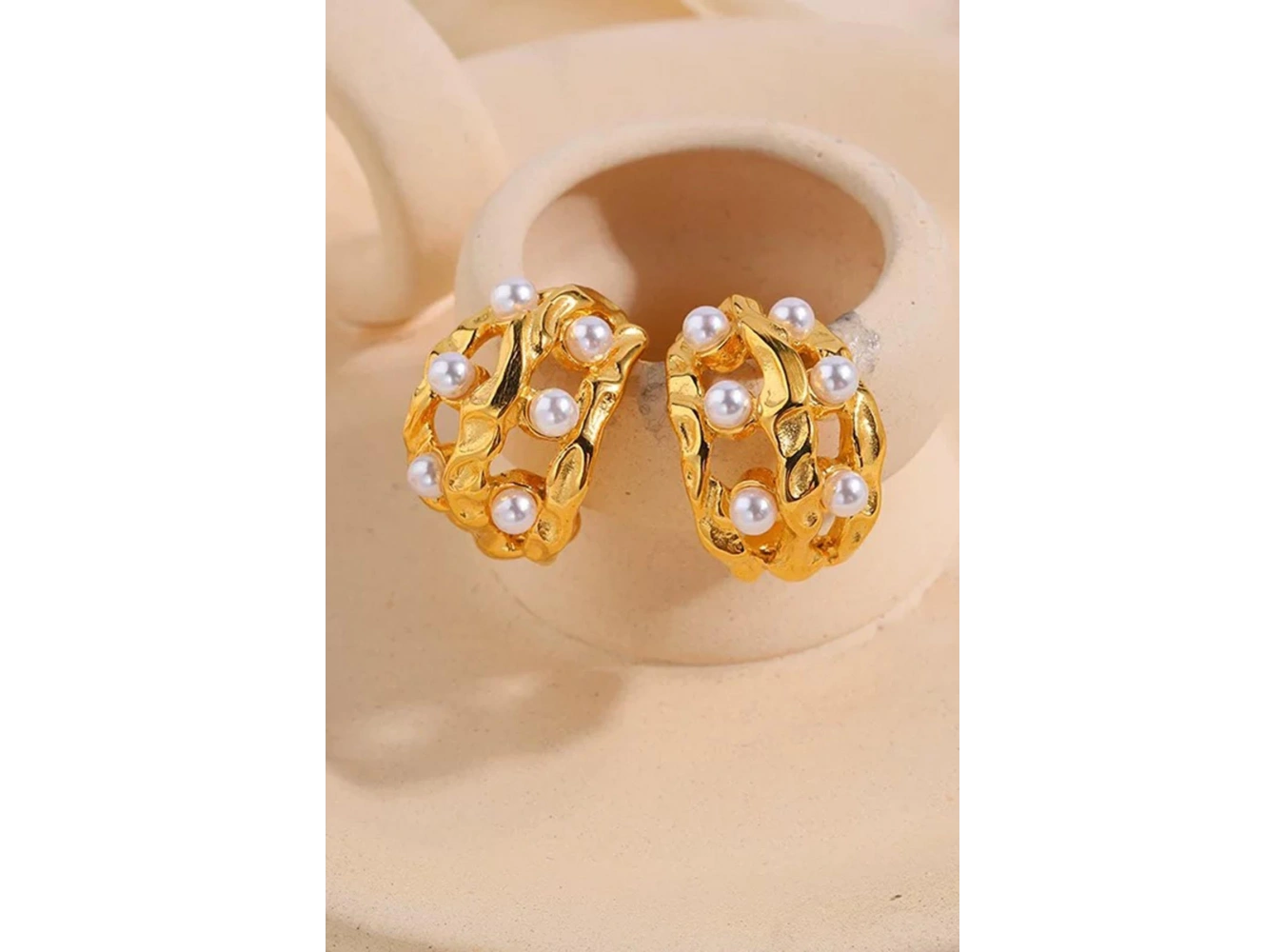 Altın Renk İnci Detaylı Halka Küpe (Çift)