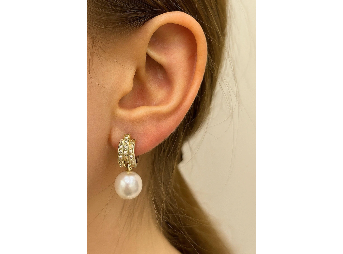 Altın Renk İnci Detaylı Küpe (Çift)