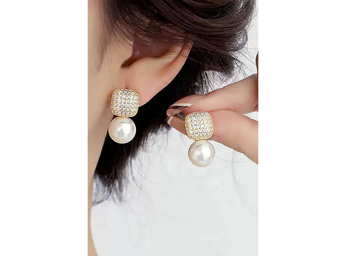 Altın Renk İnci Detaylı Küpe (Çift)