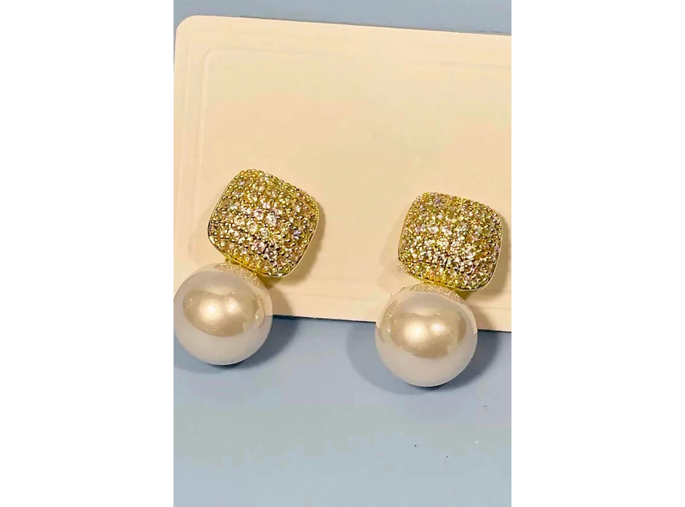 Altın Renk İnci Detaylı Küpe (Çift)