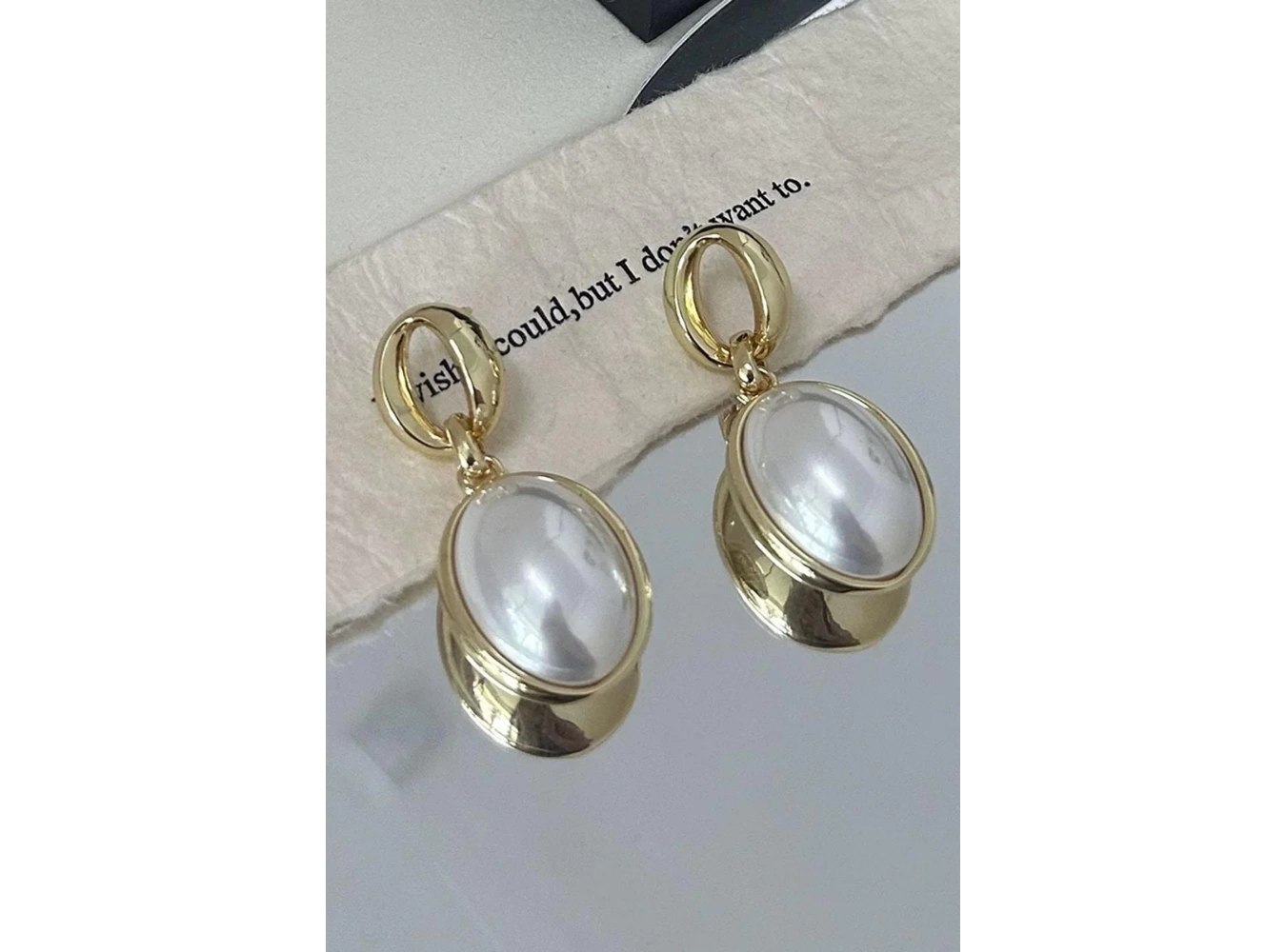 Altın Renk İnci Detaylı Küpe (Çift)