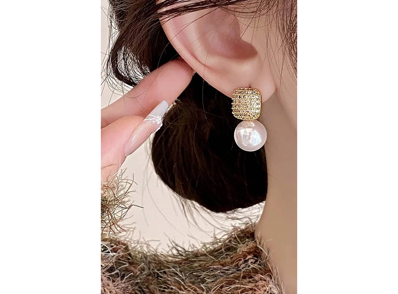 Altın Renk İnci Detaylı Küpe (Çift)