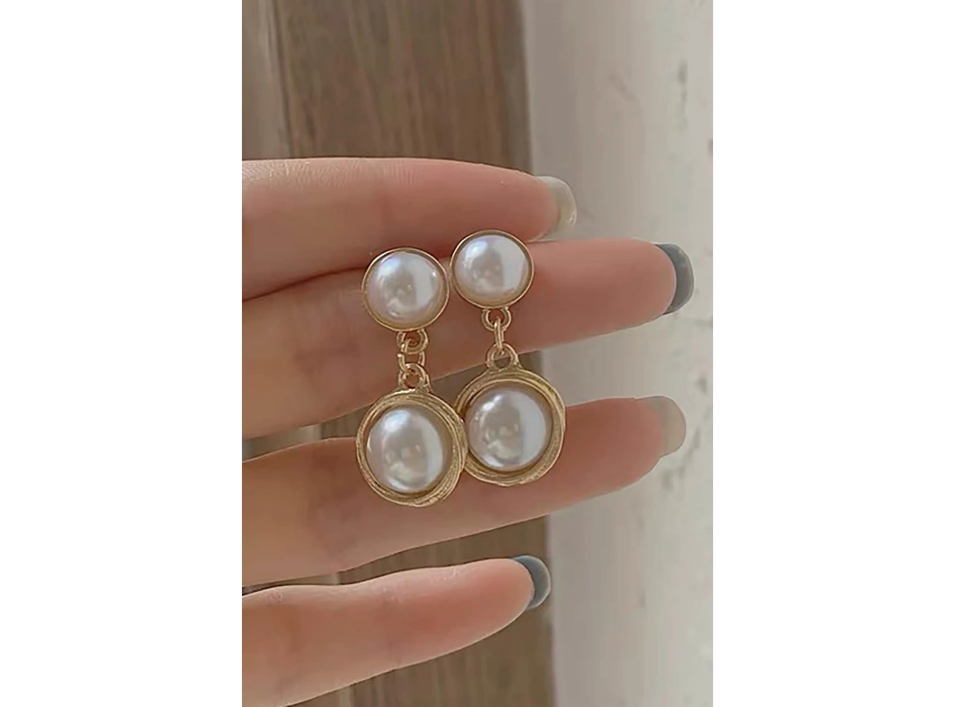 Altın Renk İnci Detaylı Küpe (Çift)