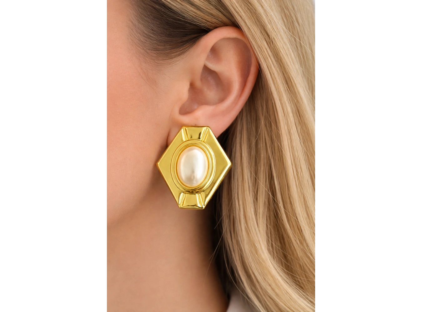 Altın Renk İnci Detaylı Metal Küpe (Çift)