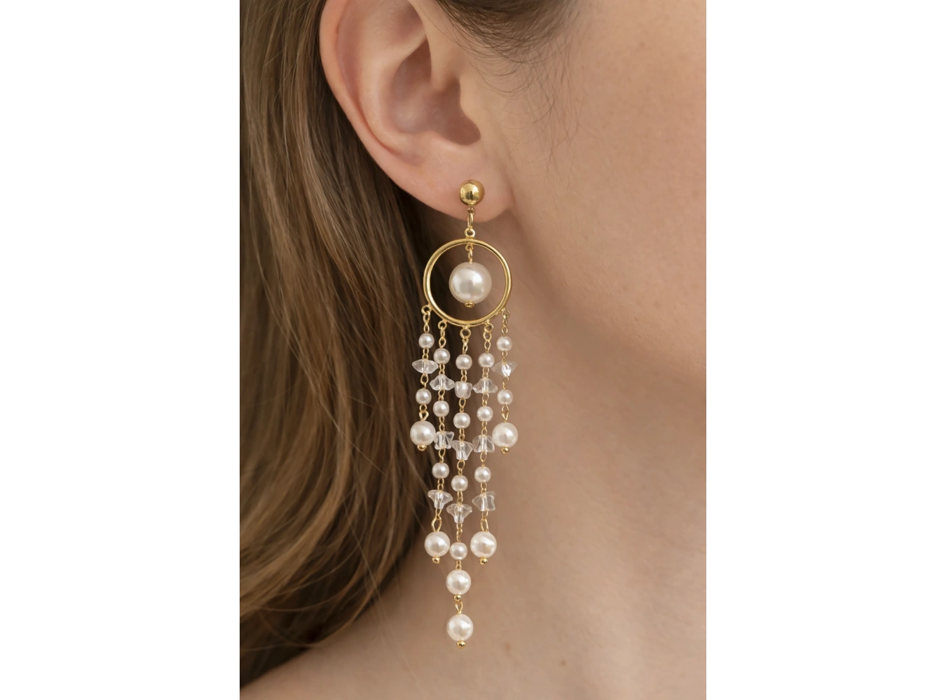 Altın Renk İnci Detaylı Sallantılı Küpe (Çift)