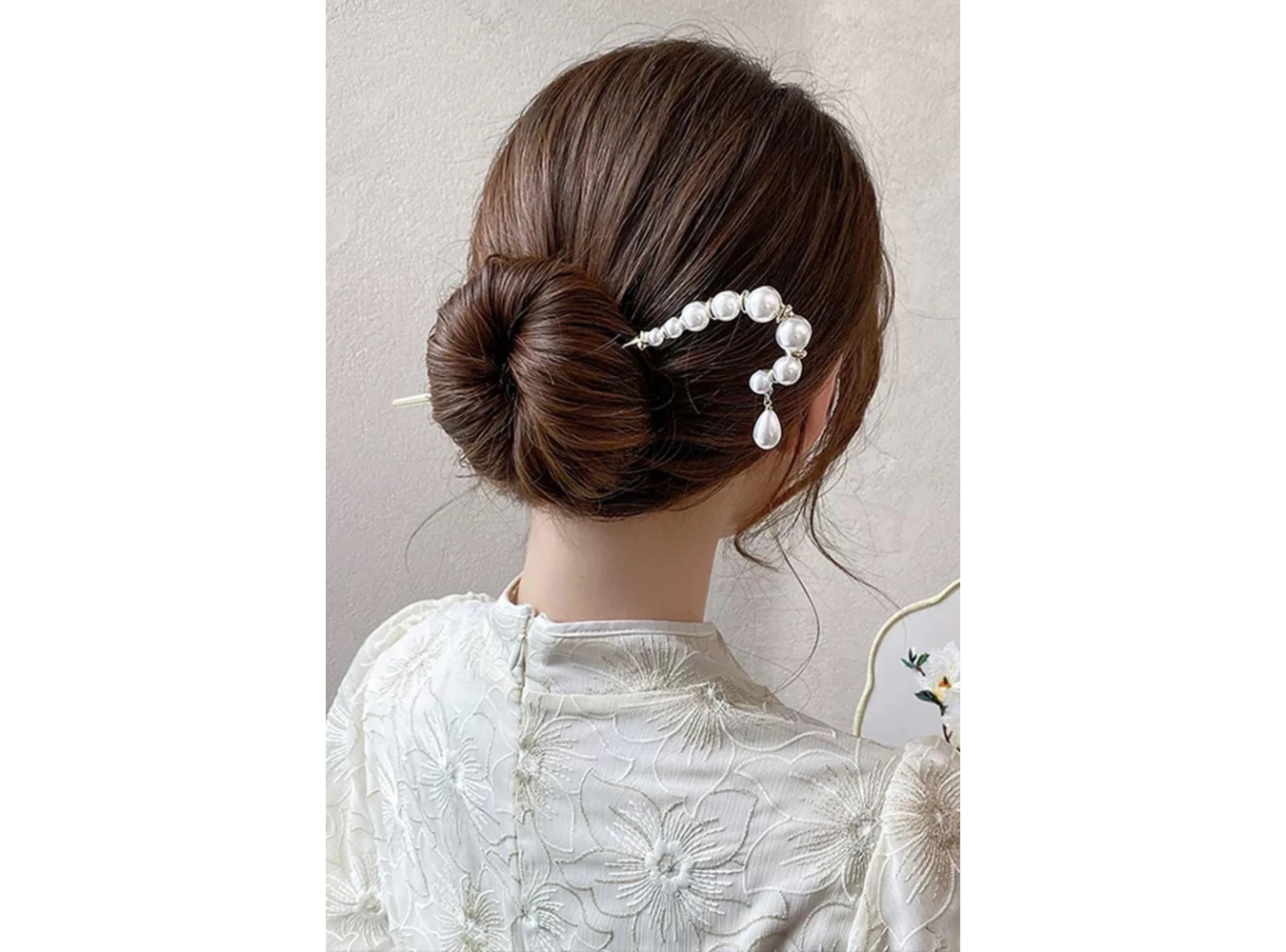 Altın Renk İnci Detaylı Topuz Toka