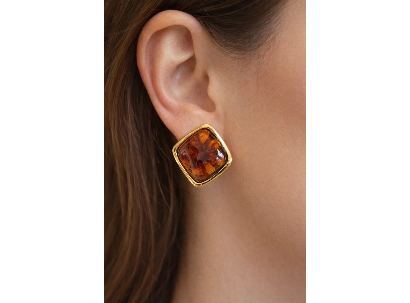 Altın Renk Kahverengi Taş Detaylı Küpe (Çift)