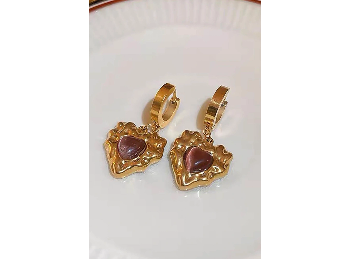 Altın Renk Kalp Detaylı Çelik Küpe (Çift)