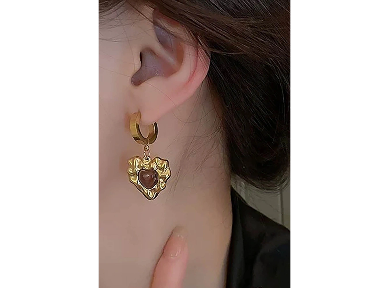 Altın Renk Kalp Detaylı Çelik Küpe (Çift)