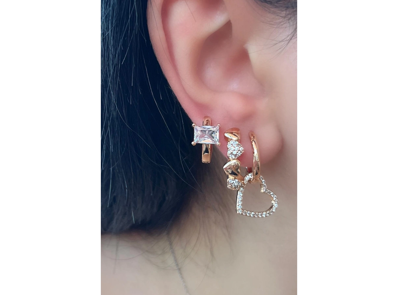 Altın Renk Kalp Detaylı VİP 3lü YSX Küpe Set